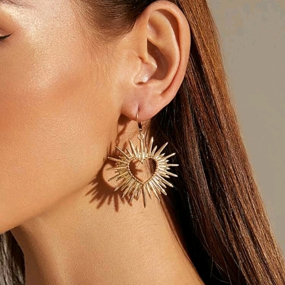 Women's Gold plated hollow heart burst spike punk dangle boho edgy earrings - Picture 4 of 13